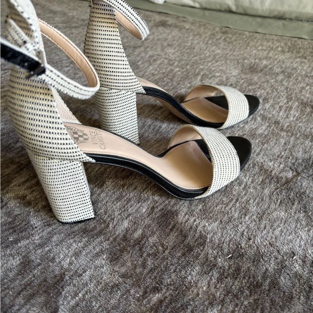 Vince Camuto Corlina Block Heel - Picture 11 of 12